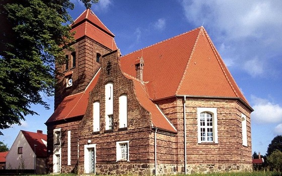 Kirche Pinnow, Foto: Katharina Riedel