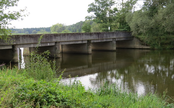 Wehr zum Wasserkraftwerkskanal Grießen, Ansicht vom Kanal, Foto: M. Zahn