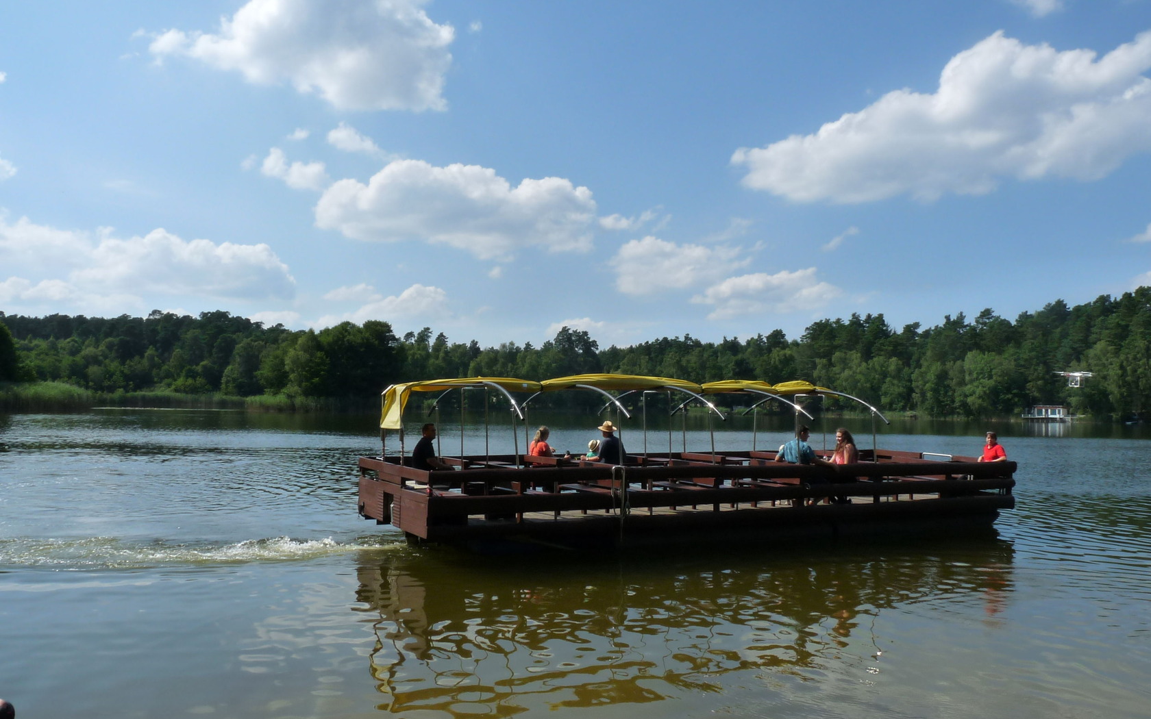 Floßfahrt, Foto: Tourismusverband Niederlausitz e.V.