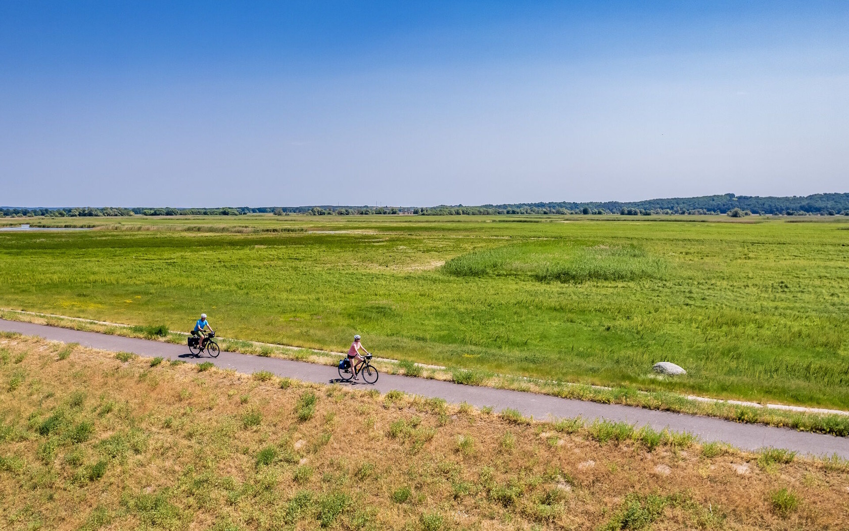 Radfahrer im Nationalpark Unteres Odertal; TMB Fotoarchiv Szymon Nitka