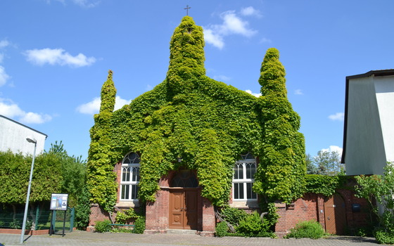 Friedenskirche Eingang, Foto: Kerstin Geilich, Lizenz: MuT