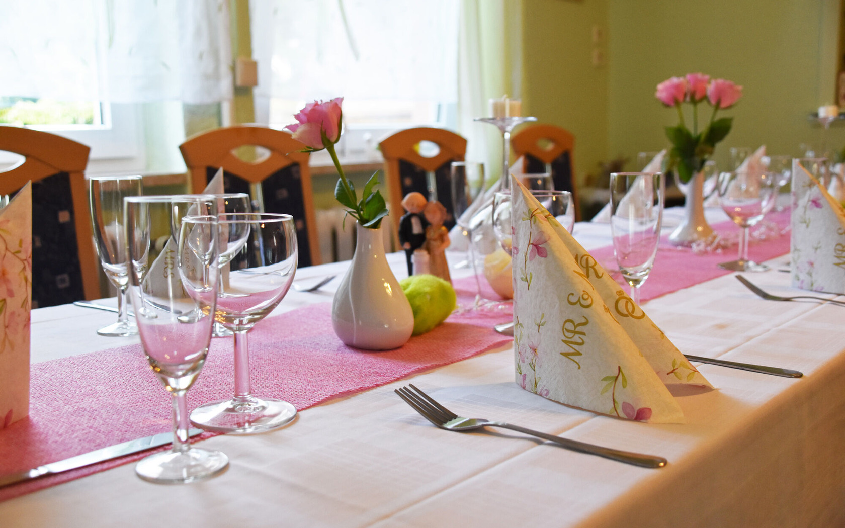 gedeckter Tisch Gaststätte Zum Apfelbaum, Foto: Kerstin Geilich, Lizenz: MuT