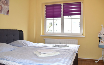 Schlafzimmer mit Doppelbett, Foto: Kerstin Geilich, Lizenz: MuT